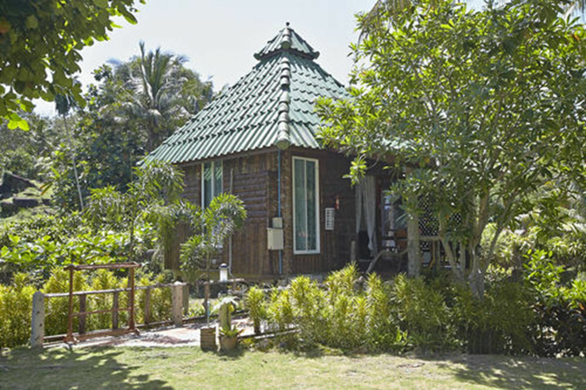 Dusita Koh Kood Resort Ko Kut Exterior photo